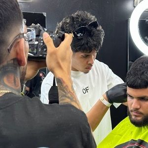 Meet your Posher, Keniel